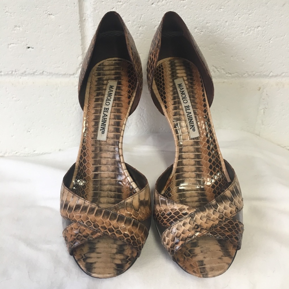 MANOLO BLAHNIK • Snakeskin D’Orsay Heels - Picture 3 of 11